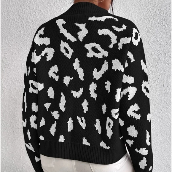 New. leopard print long sleeve sweater - Picture 5 of 7